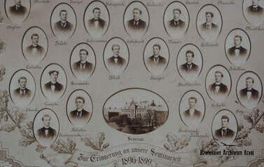 Napis na dole głosi" "Na pamiątkę czasu spędzonego w seminarium 1896-1899". Z archiwum M. Poczobutta