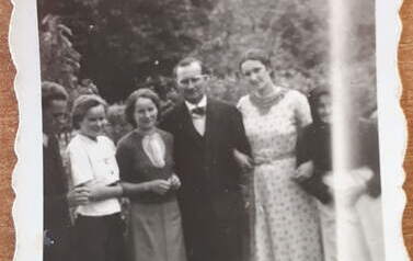 Spotkanie z państwem Prillami. Pierwsza z prawej mama p. Klary. Sierpień 1939 r.