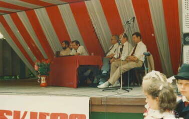 Premier Mieczysław Rakowski w Kcyni. Z archiwum Anny Oratowskiej