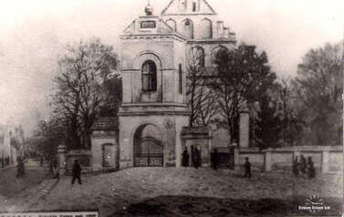 Wejście do kościoła farnego, 1937 r. Z archiwum Hanny Prusak 