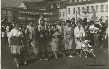 Poch&oacute;d pierwszomajowy. Z archiwum St. Pilarskiego 