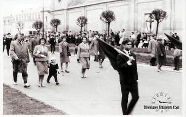 Poch&oacute;d pierwszomajowy - m.in. J&oacute;zef Pałasz, Stefania Chudy. Fot. Bernard L&uuml;ck