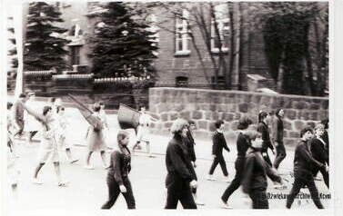 Poch&oacute;d pierwszomajowy, lata 60. Fot. Bernard L&uuml;ck