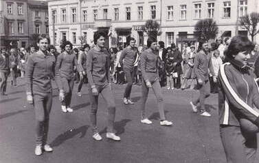 1979 r. Siatkarze z Liceum Og&oacute;lnokształcącego im. Karola Libelta w Kcyni. Siatk&oacute;wka w liceum miała się dobrze przez wiele lat. Z archiwum Liceum Og&oacute;lnokształcącego w Kcyni
