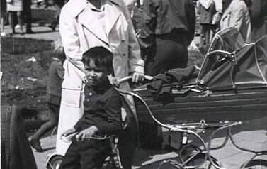 1973 r. na Rynku w Kcyni. Z archiwum Teresy Lisieckiej