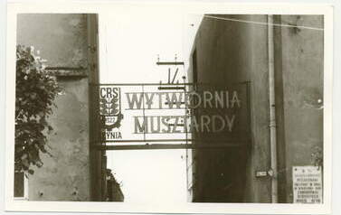 Szyld wytw&oacute;rni musztardy 