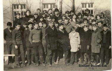kl. 8 a, wych.St.Pilarska, 1965 r. Z archiwum Stanisława Pilarskiego 