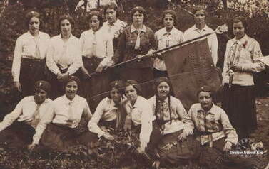 Zastęp IV Gwiazdeczek, stowarzyszenie Młodych Polek, 3.06.1934 r. Z archiwum Zbigniewa Prusaka 