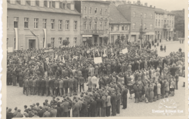 Nierozpoznana uroczystość państwowa/poch&oacute;d (?). Z archiwum rodziny Majewskich 