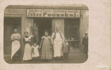 Jan Nepomucen Poczekaj z rodziną. 1 z lewej J&oacute;zef Michalak, ok. 1909 r. Z archiwum Michała Maciejewskiego 