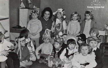 Karnawał w kcyńskim przedszkolu, lata 70. XX w. Z archiwum Aliny Polowiec