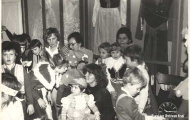 Choinka w GOK-u w Kcyni, 1985 r. Z archiwum Piotra Makarewicza