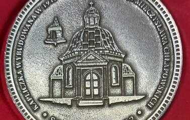 Okolicznościowy medal dot. ks. Stanisława Marusarza. Fot. K. Goclik