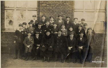 Uczniowie Państwowego Seminarium Nauczycielskiego Męskiego im. K. Libelta w Kcyni, rok 1923.24. Źr&oacute;dło: KPBC