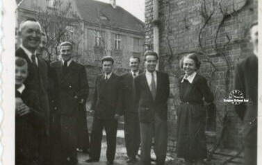 Goście - uczestnicy przyjęcia prymicyjnego ks. Eugeniusza Ryszki, 1955 r.