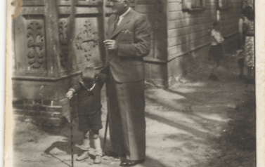 Napis na odwrocie: Nasze mieszkanie w Mińs. Maz. 27.06.40 r.