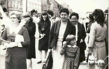 Boże Ciało 1985r. Na zdjęciu Barbara Ziętara-Janowiak, położna. Z archiwum Stanisława Pilarskiego 