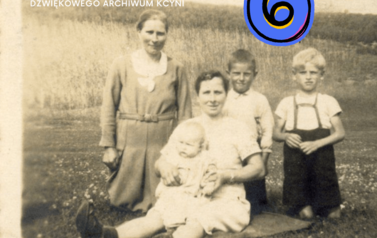 Rodzina. Fotografia z zasob&oacute;w Dźwiękowego Archiwum Kcyni 
