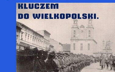 7. plakat z cytatem z T. Pietrykowskiego "Z przeszłości Kcyni..." (2016 r.)