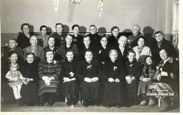 Dzień Babci w kcyńskim przedszkolu, ok. 1965 r. Z archiwum Beaty Mrowińskiej 