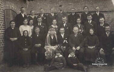 Mieczkowo_57, 18.02.1934 _A. Heinrich Neas 3 osoba w 3 rzędzie od prawej