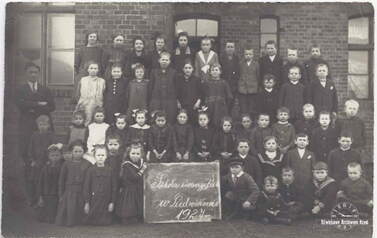 Szkoła ewangelicka w Ludwikowie, 1927 r. 