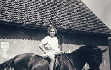 Urszula Plewka-Schmidt w dzieciństwie. Z archiwum M. Daniel 