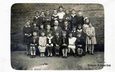 Klasa III szkoły podst. w Kcyni, 1930. Z archiwum Stanisława Pilarskiego 