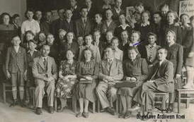 Liceum w Kcyni, 1947 r. Z archiwum Anny Wierzchosławskiej
