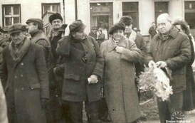 Odsłonięcie rzeźby gen. K. Grudzielskiego w 1988 r. Z archiwum Henryka Wesołowskiego