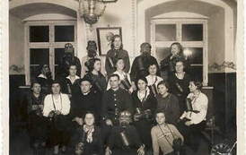 Katolickie Stowarzyszenie Młodzieży Żeńskiej. Kurs Ligi Przeciwlotniczej i Przeciwgazowej, Kcynia 30.01.1935 r. Na zdjęciu ks. Czesław Koczorowski. Z archiwum Stanisława Pilarskiego 