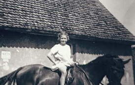 Urszula Plewka-Schmidt w dzieciństwie. Z archiwum M. Daniel 