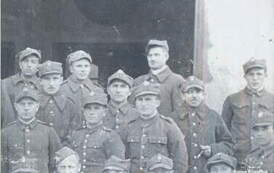 Stanisław Ćwik (w środku) w wojsku. Z archiwum Mariana Ćwika 